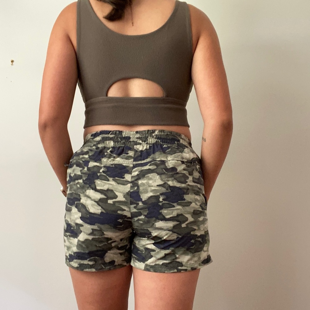 Columbia Shorts / camo medium